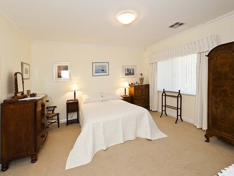 4 Mileura Street, Golden Bay WA 6174