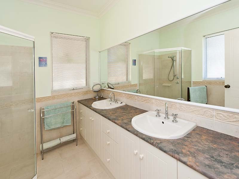 4 Mileura Street, Golden Bay WA 6174