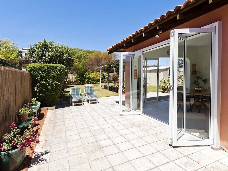 4 Mileura Street, Golden Bay WA 6174