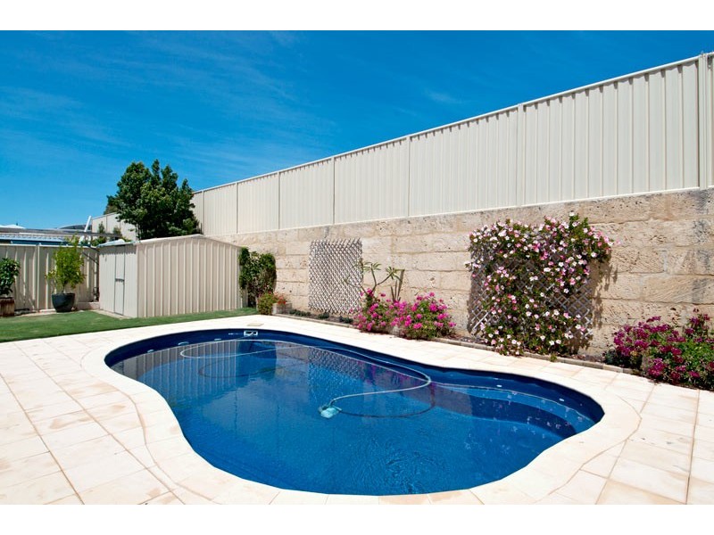 5 Chalice Rise, Lakelands WA 6180