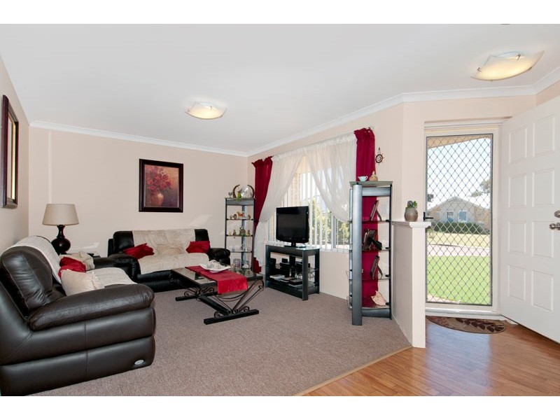 5 Chalice Rise, Lakelands WA 6180