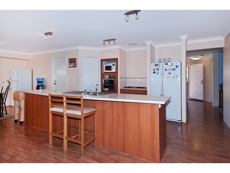 5 Chalice Rise, Lakelands WA 6180