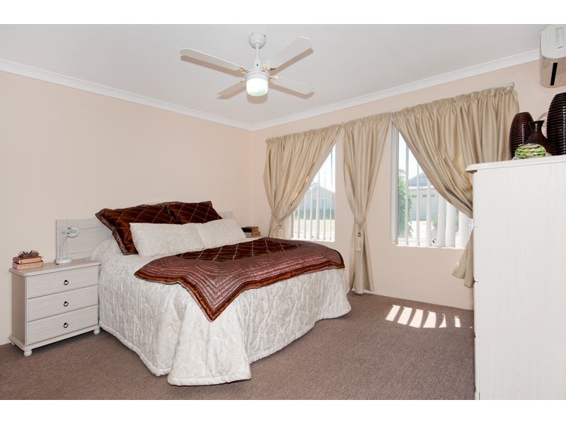 5 Chalice Rise, Lakelands WA 6180