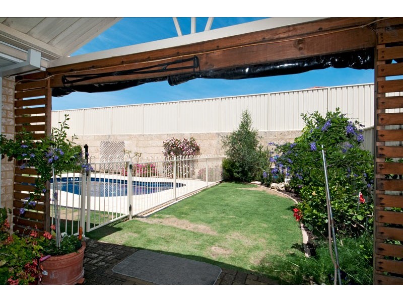 5 Chalice Rise, Lakelands WA 6180