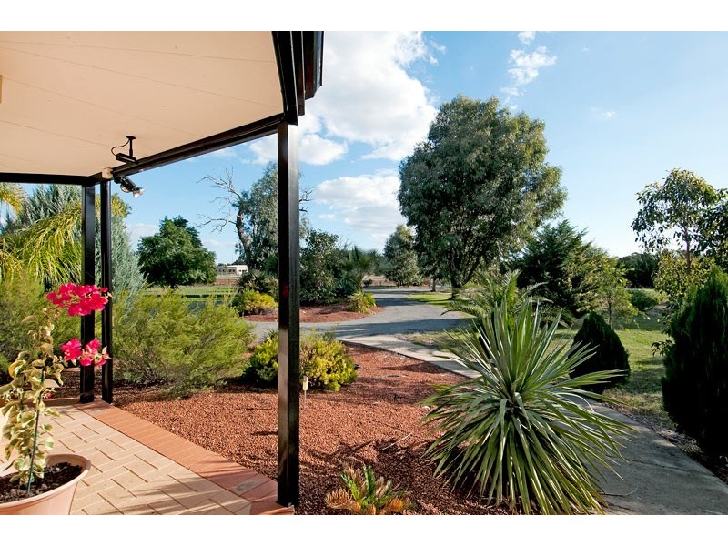 17 Serene Place, Barragup WA 6209