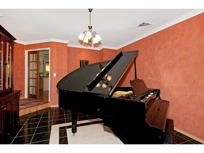 17 Serene Place, Barragup WA 6209