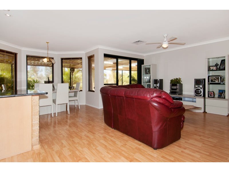 17 Serene Place, Barragup WA 6209