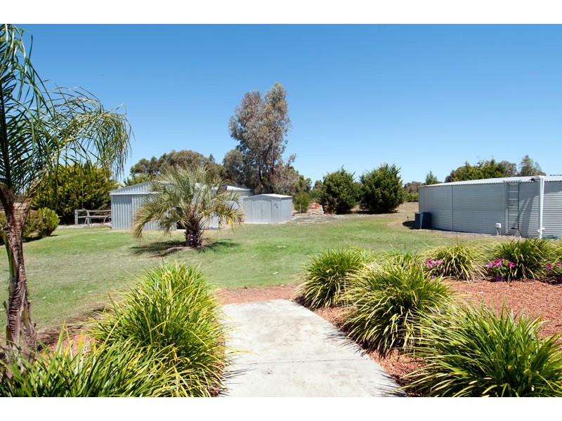 17 Serene Place, Barragup WA 6209