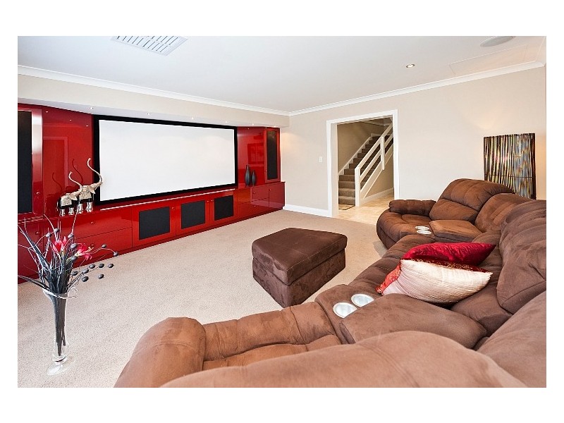 4 Torwood Edge, Halls Head WA 6210