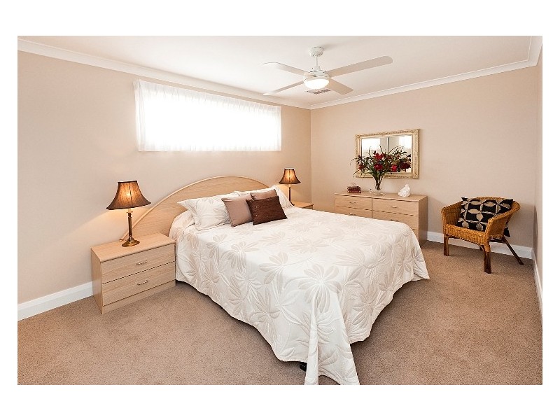 4 Torwood Edge, Halls Head WA 6210