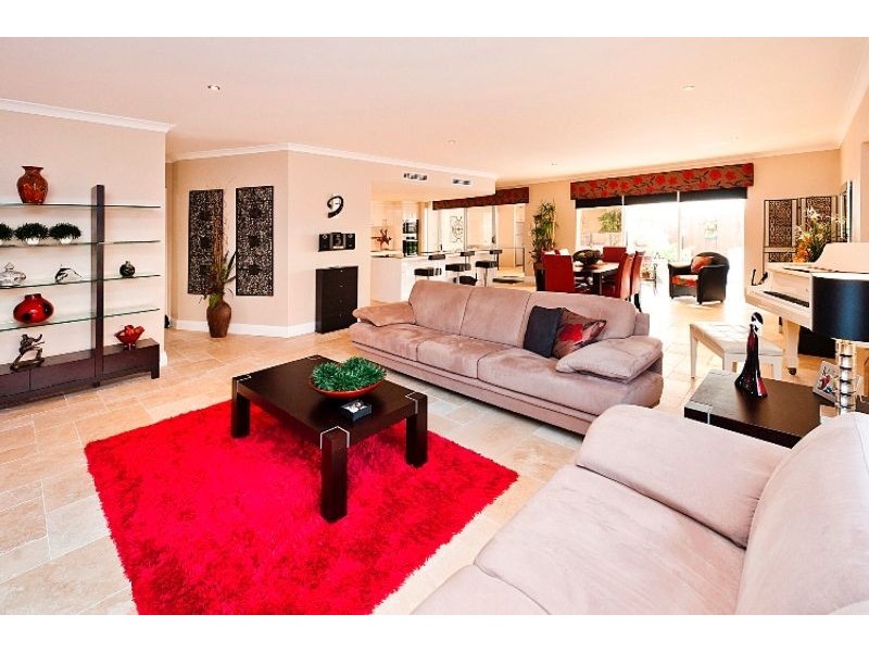 4 Torwood Edge, Halls Head WA 6210