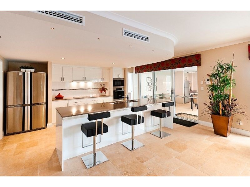 4 Torwood Edge, Halls Head WA 6210