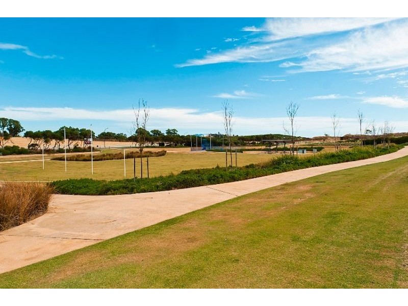 4 Torwood Edge, Halls Head WA 6210
