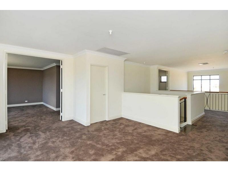 1 Gael Place, Dudley Park WA 6210