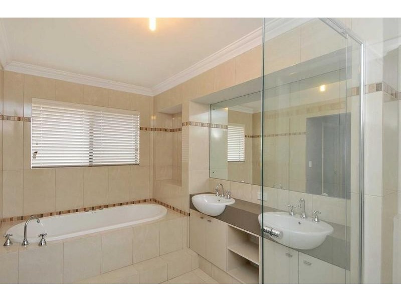 1 Gael Place, Dudley Park WA 6210