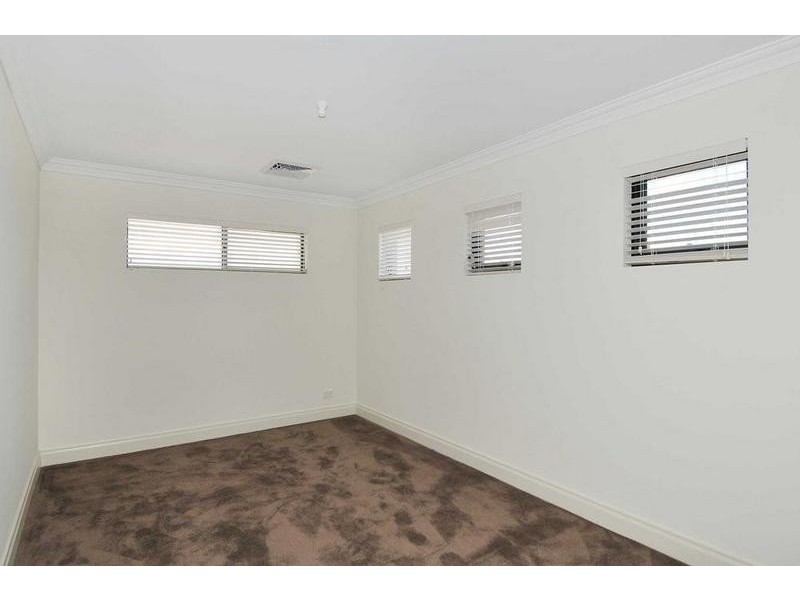 1 Gael Place, Dudley Park WA 6210