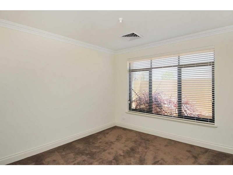 1 Gael Place, Dudley Park WA 6210