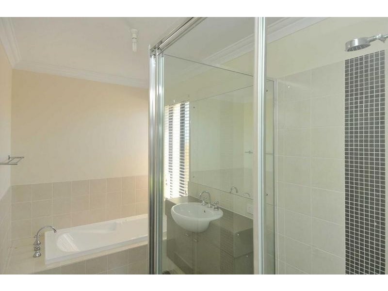 1 Gael Place, Dudley Park WA 6210