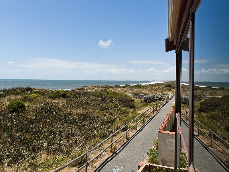 1/7 Rocklea Place, Silver Sands WA 6210