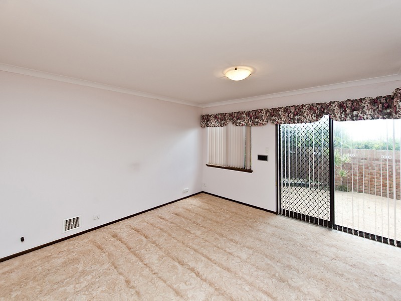 1/7 Rocklea Place, Silver Sands WA 6210