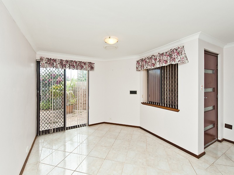 1/7 Rocklea Place, Silver Sands WA 6210