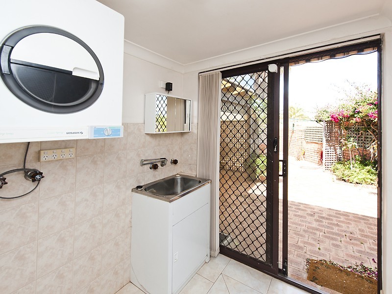 1/7 Rocklea Place, Silver Sands WA 6210
