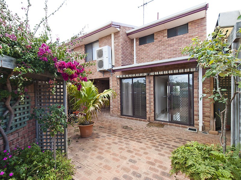 1/7 Rocklea Place, Silver Sands WA 6210