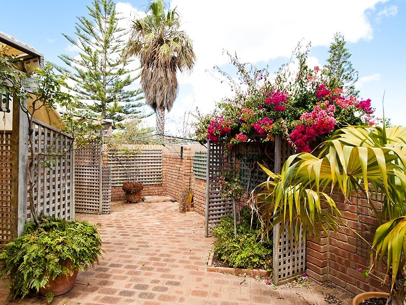 1/7 Rocklea Place, Silver Sands WA 6210