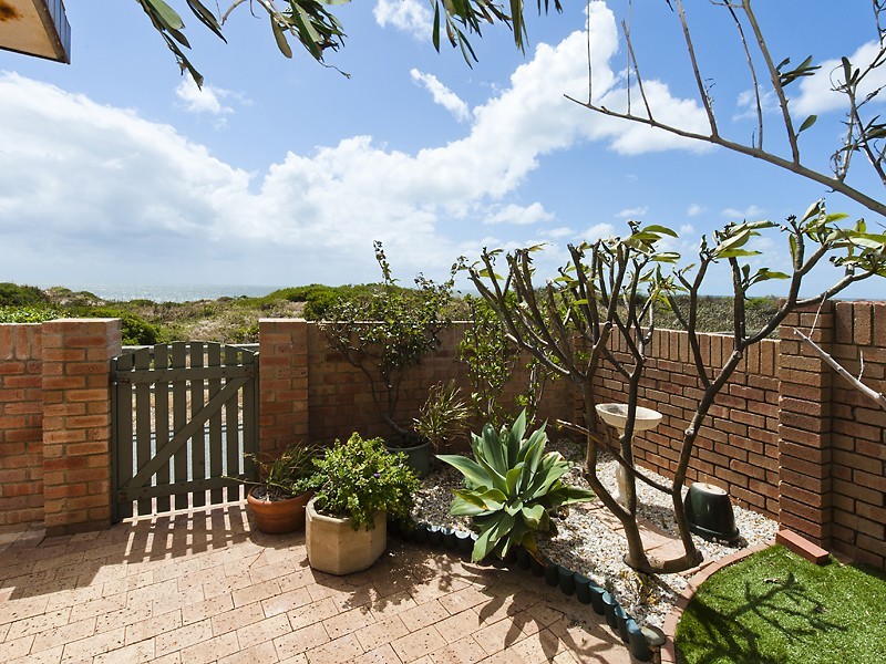 1/7 Rocklea Place, Silver Sands WA 6210
