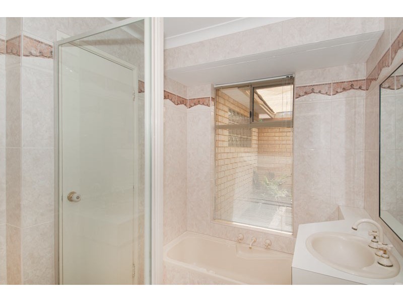 1/12 Kestral Close, Halls Head WA 6210