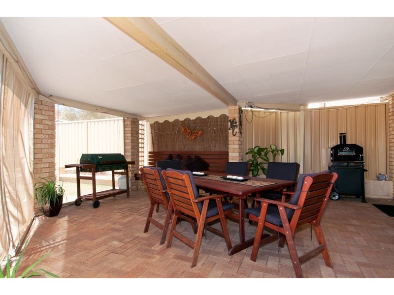 1/12 Kestral Close, Halls Head WA 6210