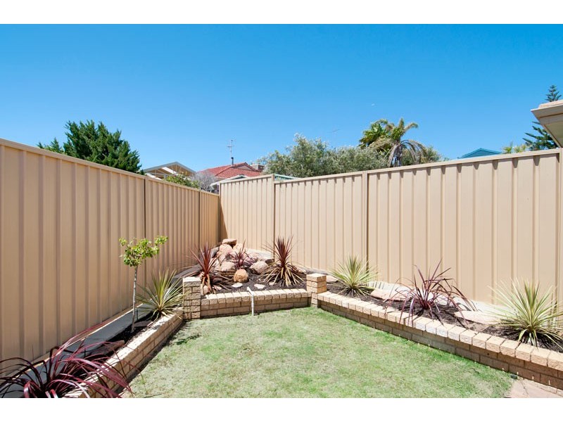 1/12 Kestral Close, Halls Head WA 6210