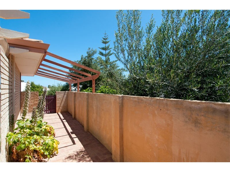 1/12 Kestral Close, Halls Head WA 6210