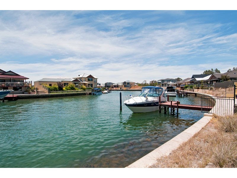 18 Leisure Way, Halls Head WA 6210