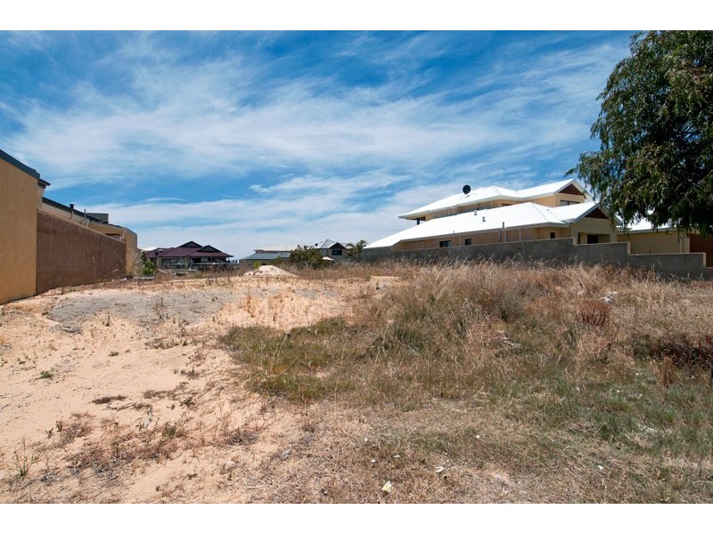 18 Leisure Way, Halls Head WA 6210