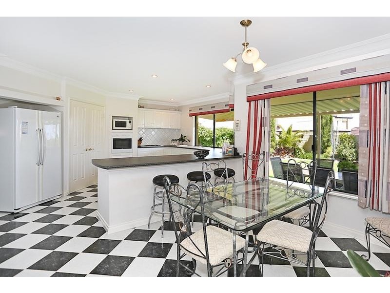 33 Princeton Drive, Wannanup WA 6210
