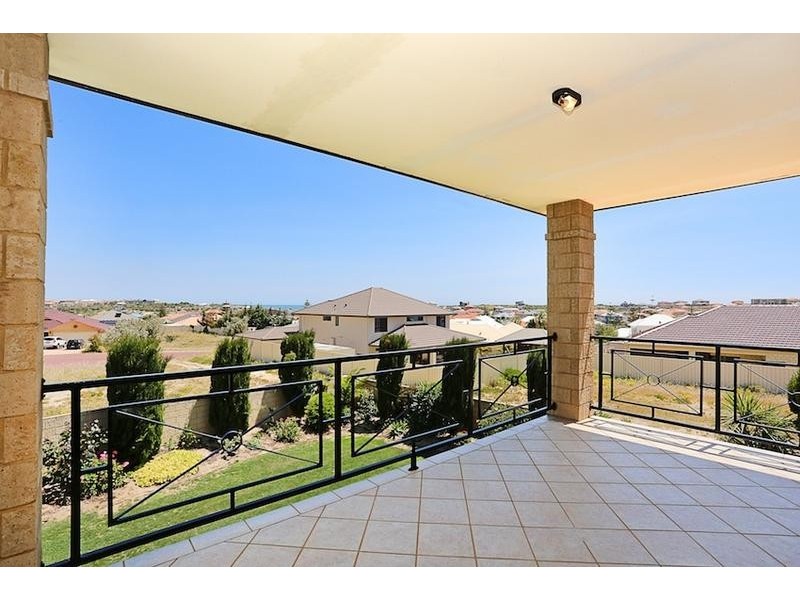 33 Princeton Drive, Wannanup WA 6210