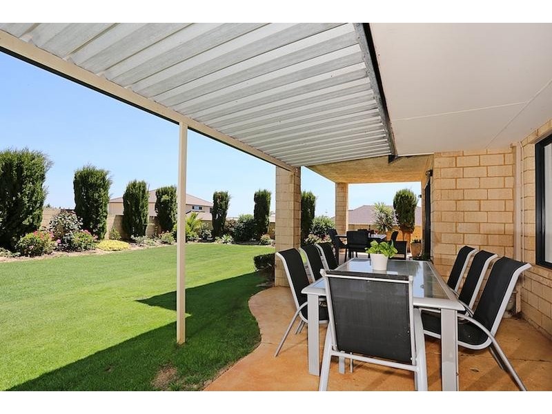 33 Princeton Drive, Wannanup WA 6210