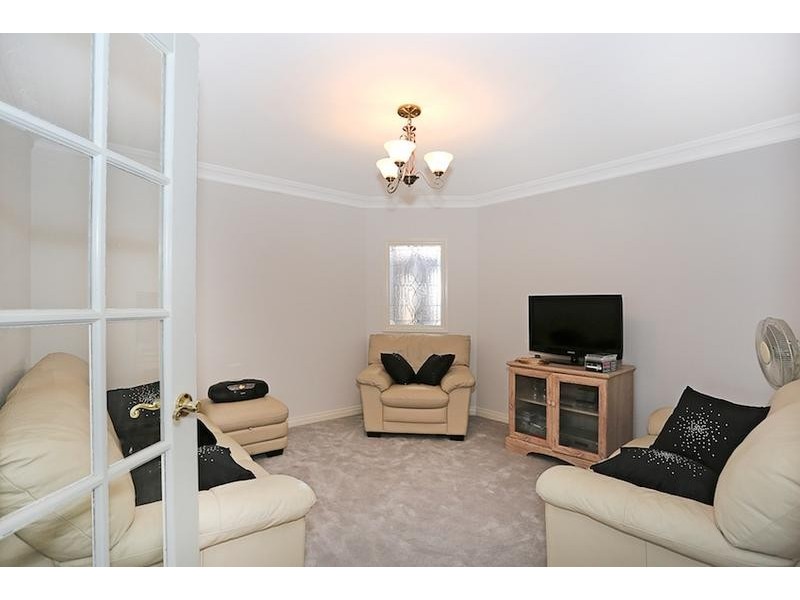 33 Princeton Drive, Wannanup WA 6210