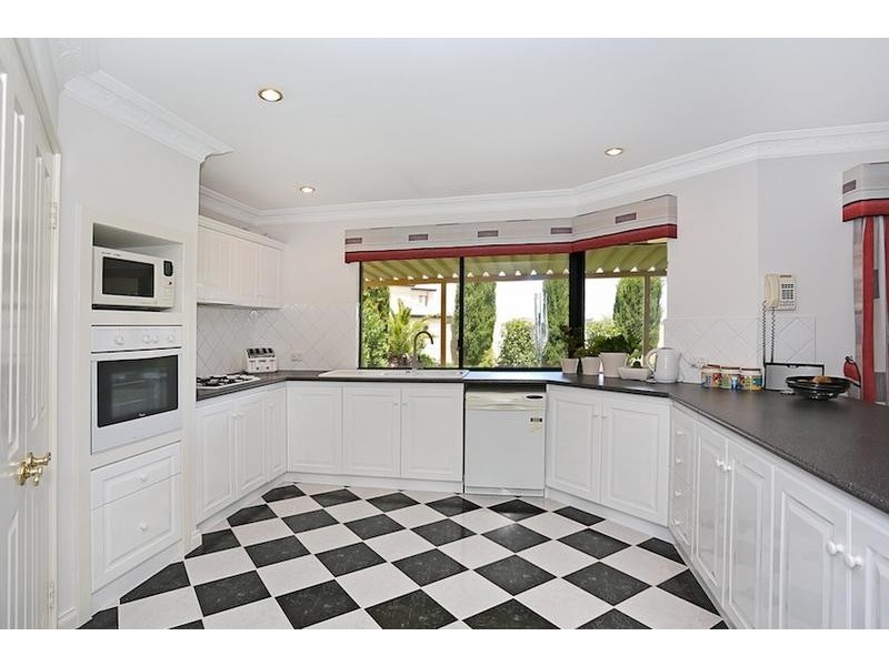 33 Princeton Drive, Wannanup WA 6210