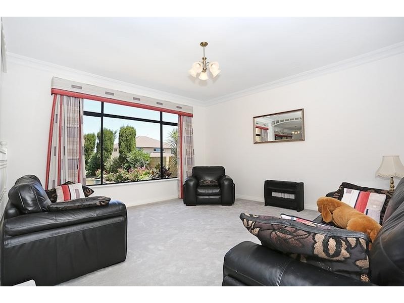 33 Princeton Drive, Wannanup WA 6210