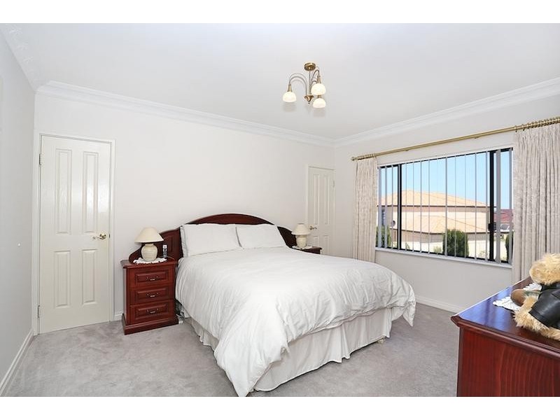 33 Princeton Drive, Wannanup WA 6210