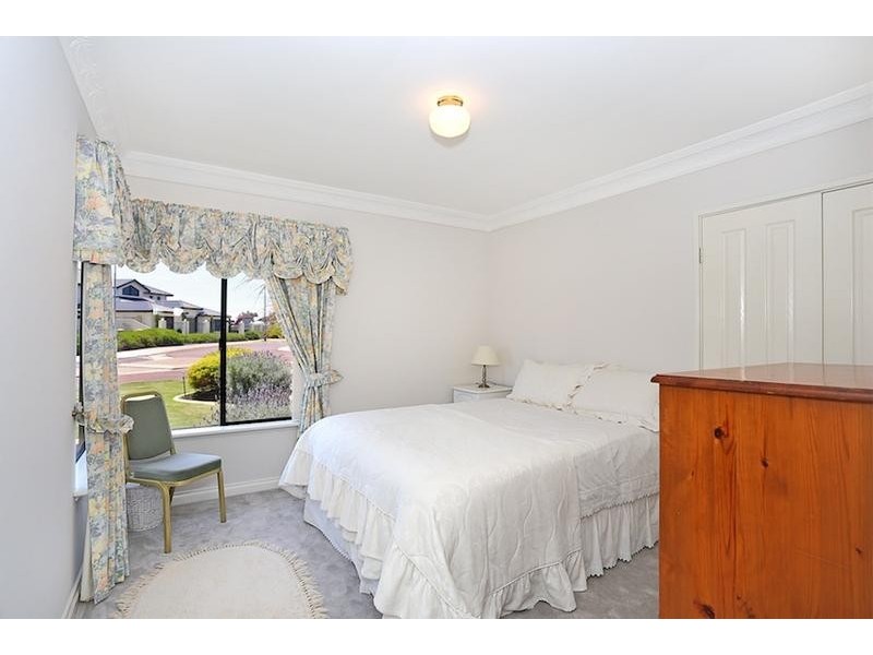 33 Princeton Drive, Wannanup WA 6210