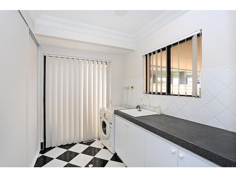 33 Princeton Drive, Wannanup WA 6210