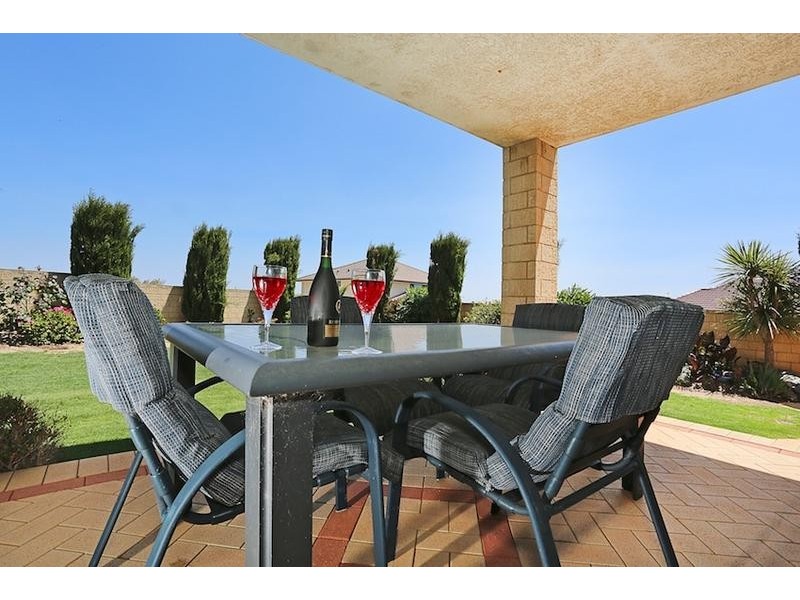 33 Princeton Drive, Wannanup WA 6210