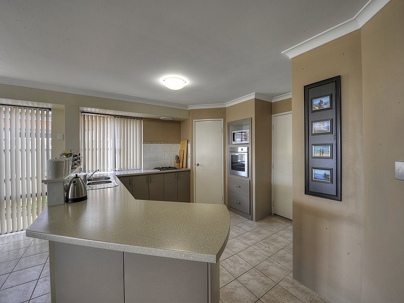 19 Marsdenia Road, Halls Head WA 6210