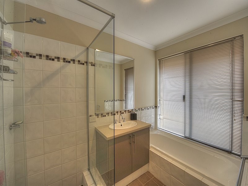 19 Marsdenia Road, Halls Head WA 6210