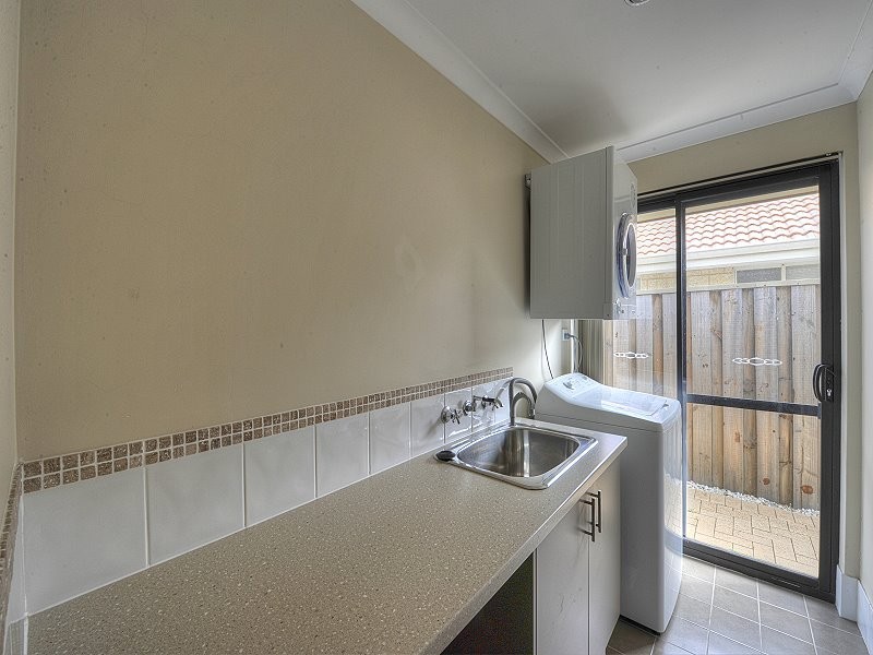 19 Marsdenia Road, Halls Head WA 6210