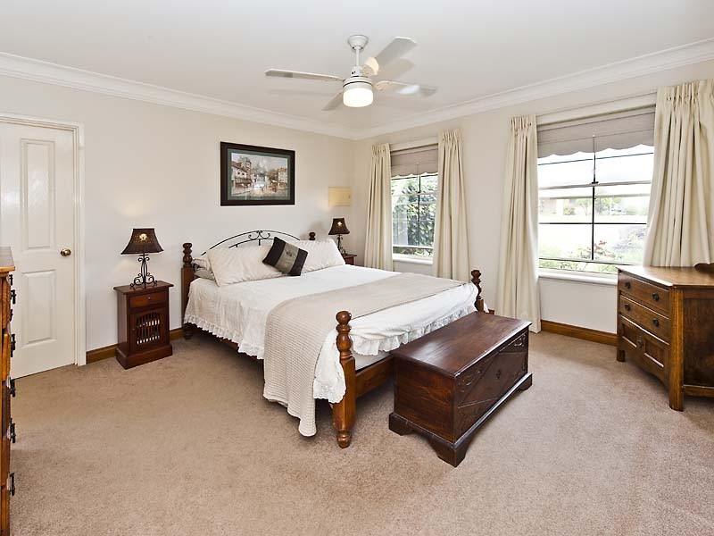 11 Jannali Way, San Remo WA 6210