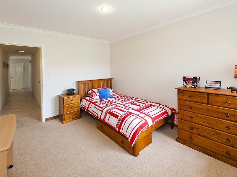 11 Jannali Way, San Remo WA 6210